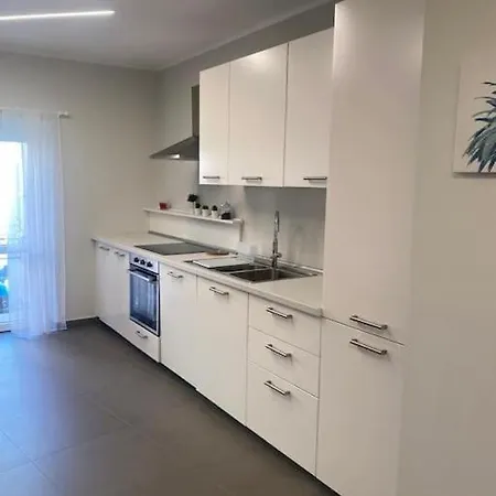 Confortevole, Pieno Centro Lejlighed Varazze
